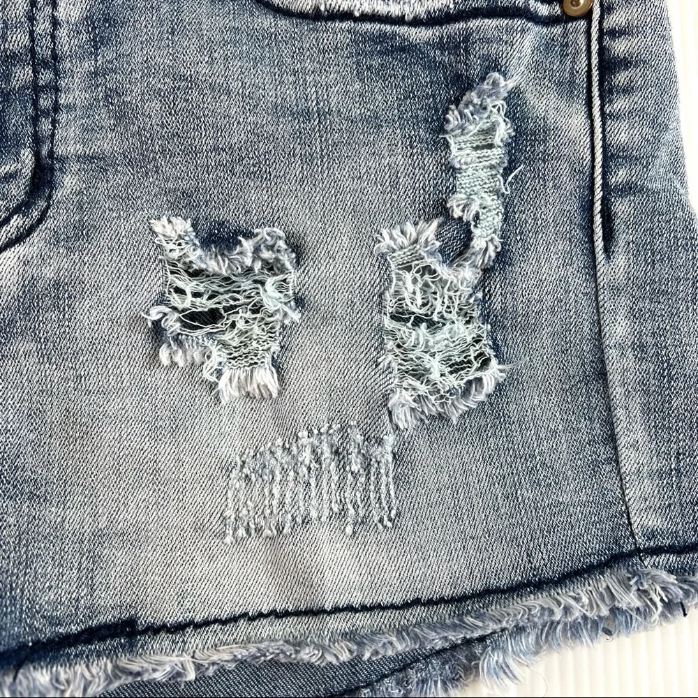 Indigo Rein Forever Distressed Denim Shorts. Sz 3 - Picture 4 of 11